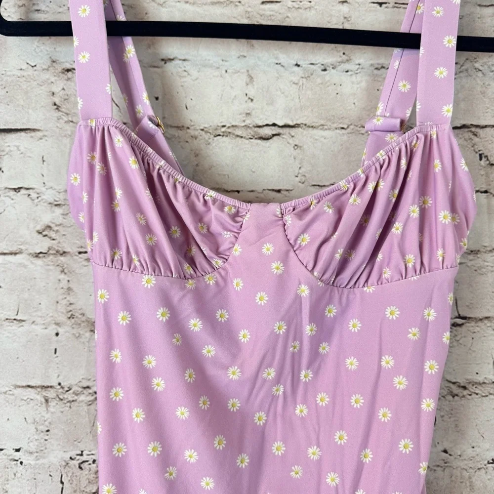 WEWOREWHAT Daisies One Piece Swim Bathing Suit Medium Lavender White Yellow M